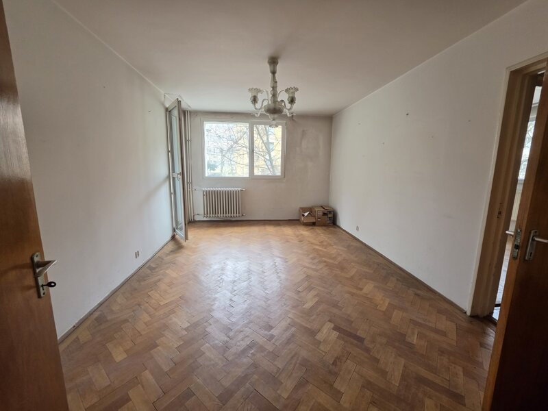 Titan, 5 minute parc IOR, Liceul Dante, chiar la metrou Nicolae Grigorescu