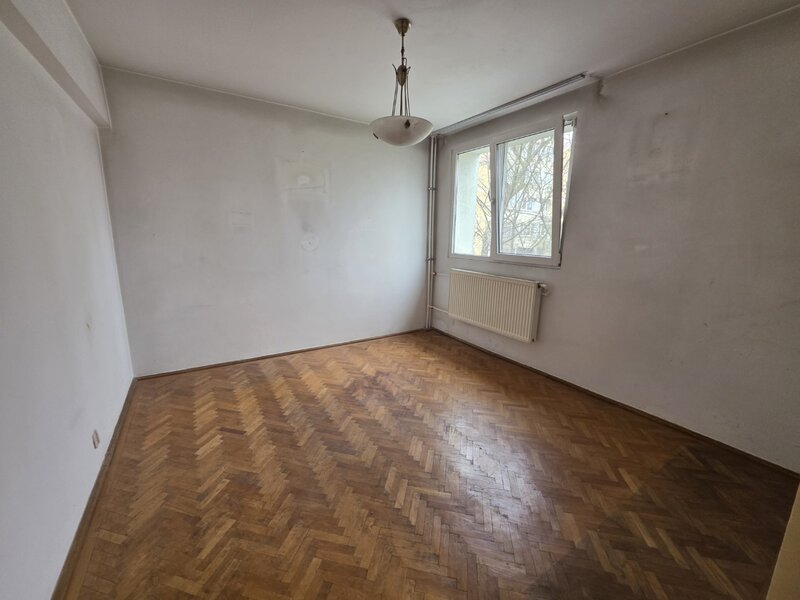 Titan, 5 minute parc IOR, Liceul Dante, chiar la metrou Nicolae Grigorescu