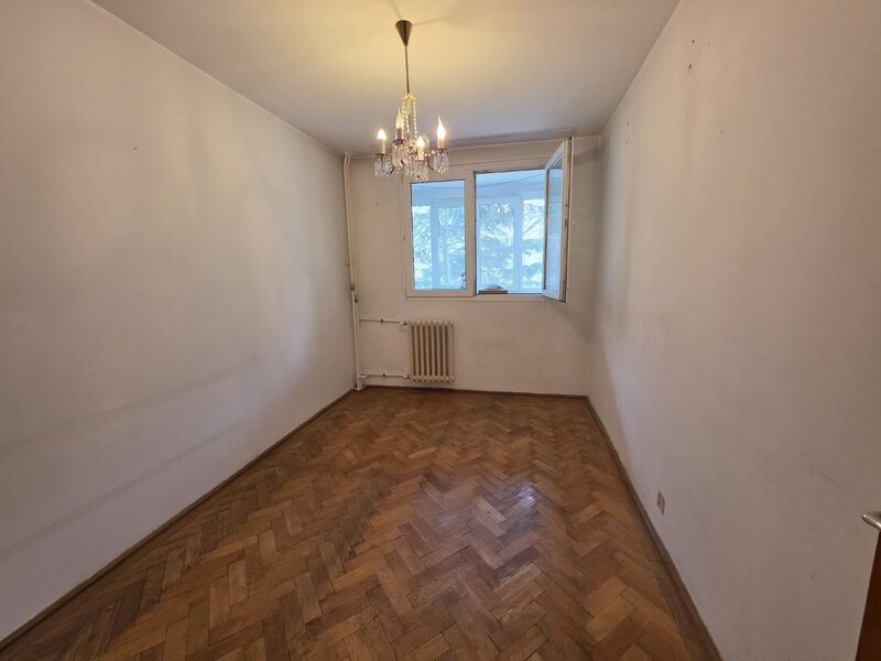 Titan, 5 minute parc IOR, Liceul Dante, chiar la metrou Nicolae Grigorescu