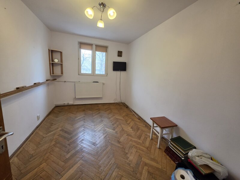 Titan, 5 minute parc IOR, Liceul Dante, chiar la metrou Nicolae Grigorescu