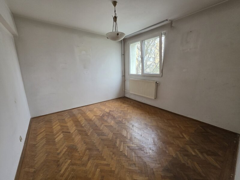 Titan, 5 minute parc IOR, Liceul Dante, chiar la metrou Nicolae Grigorescu