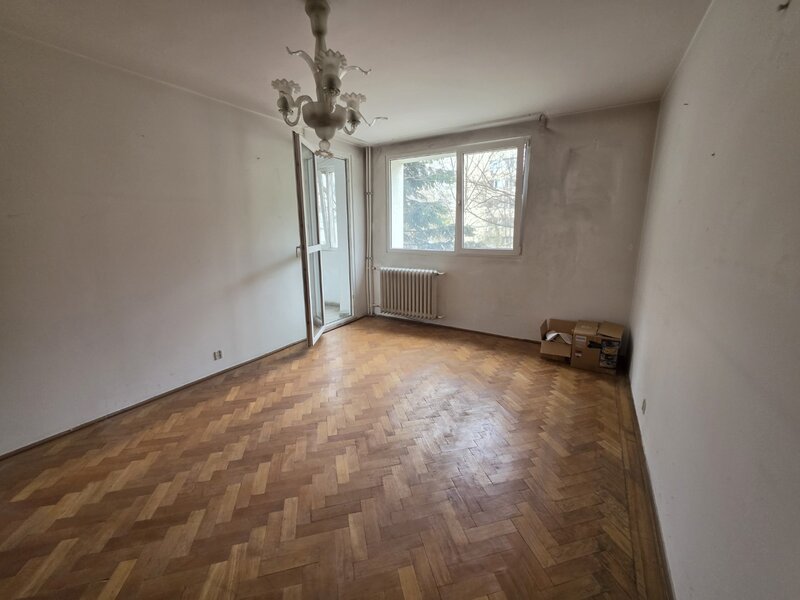 Titan, 5 minute parc IOR, Liceul Dante, chiar la metrou Nicolae Grigorescu