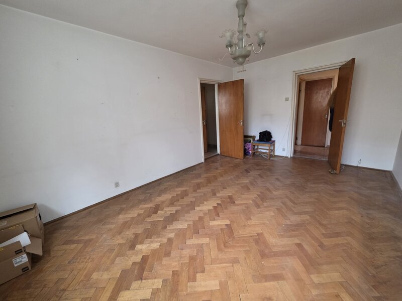 Titan, 5 minute parc IOR, Liceul Dante, chiar la metrou Nicolae Grigorescu